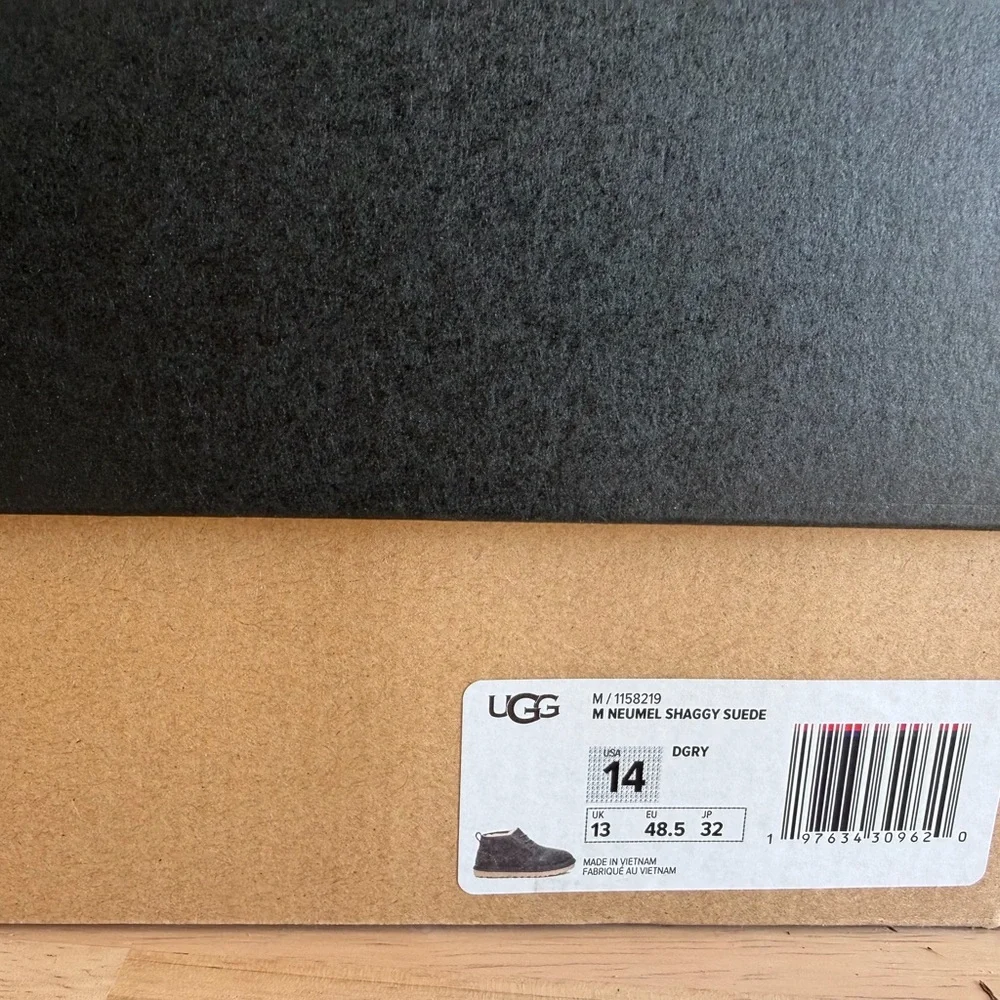 UGG Men's Gray Suede Chukka Boots with Cream Sole NWT